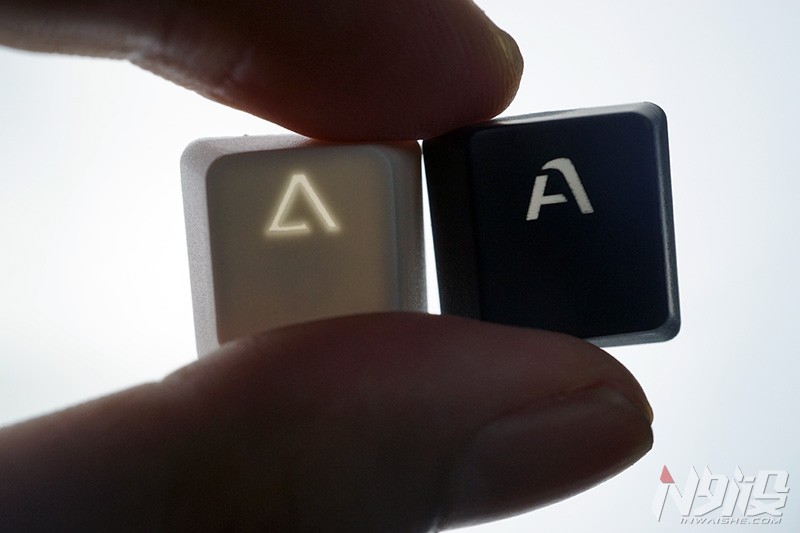 自带手托防尘罩的机械键盘,蝙蝠骑士机械键盘拆解