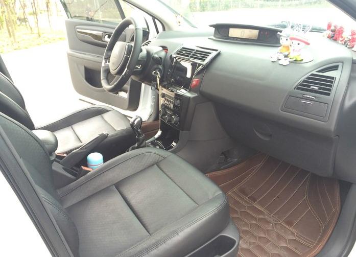 世嘉vts顶配,开着比较稳的轿车