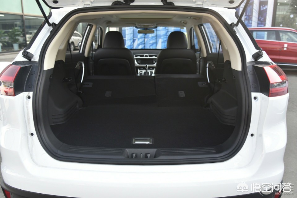 吉利博越2020款pro1.8t智联版油耗,吉利博越怎么样有哪些优缺点