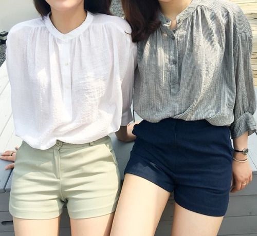 韩国秋冬街拍服装搭配图片,韩国穿搭街拍秋冬白裤子