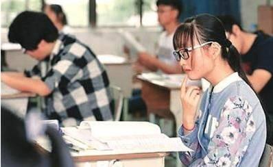 还记得你当年高考的作文题目吗,你还记得当年高考试题吗