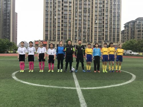 铿锵玫瑰绿茵竞技金安女足斩获冠军