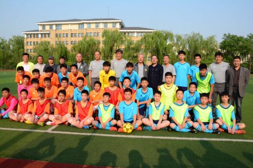 中国足球小球员训练,中国名宿辅导团