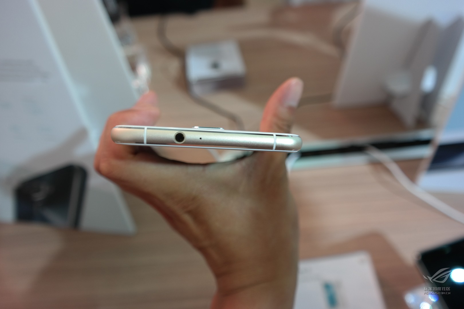 rog败家国度外设,rog败家之眼华硕主机