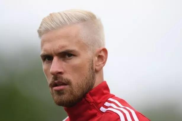 颜强白岩松,颜强