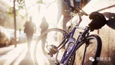 买了件很贵的衣服被亲戚说是假货,狠心买衣服