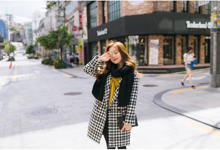 腊七腊八、冻掉下巴！寒意未减，喝碗腊八粥！千鸟格毛呢外套走起