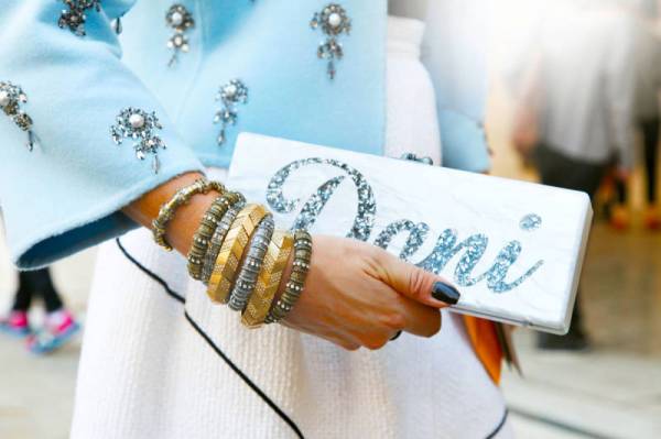 年会怎么穿衣服,年会穿什么衣服和鞋子