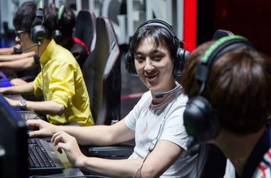 学电竞专业学生到底是什么样的感受，前景怎么样？