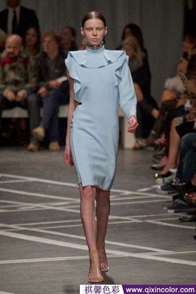 色彩培训班穿衣风格设计,2024荷叶边流行女装