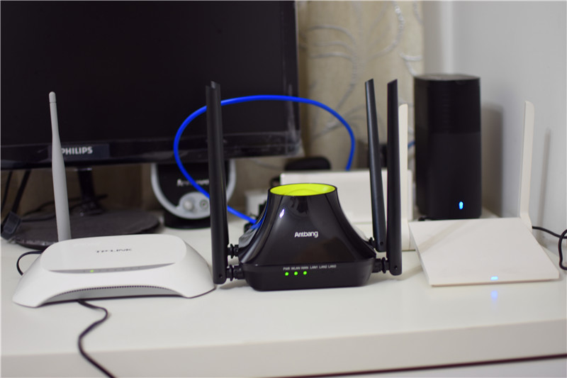 “四角小怪兽”蚂蚁帮A3C智能家用无线路由器测评