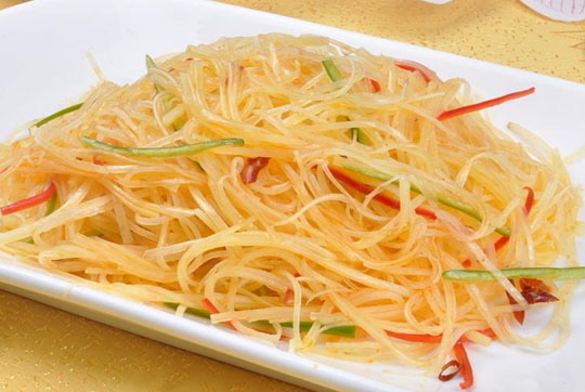 土豆丝怎么不会糊,土豆丝不变黑的秘诀