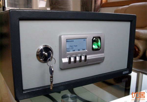 家用保险箱放在哪里最合适,家用保险箱安装在哪最合适