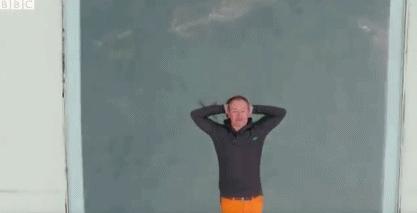 中国玻璃桥砸不烂视频,bbc节目中国