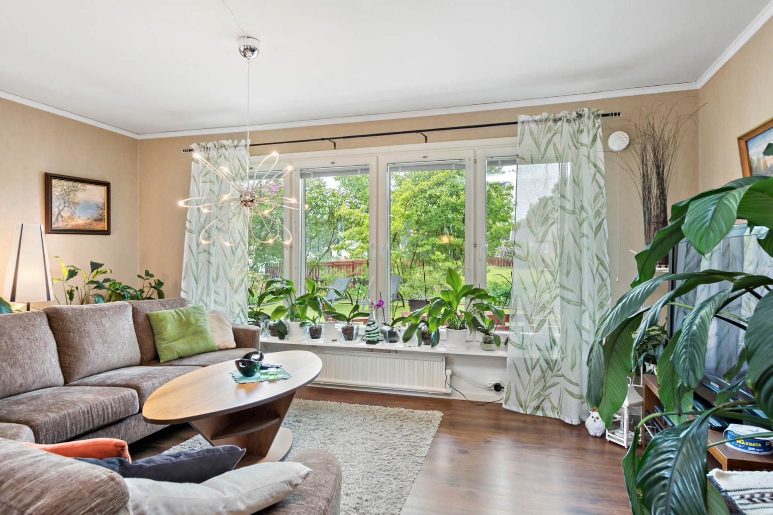 小院子适合盖小别墅吗,可以在独栋别墅的院子里盖平房吗