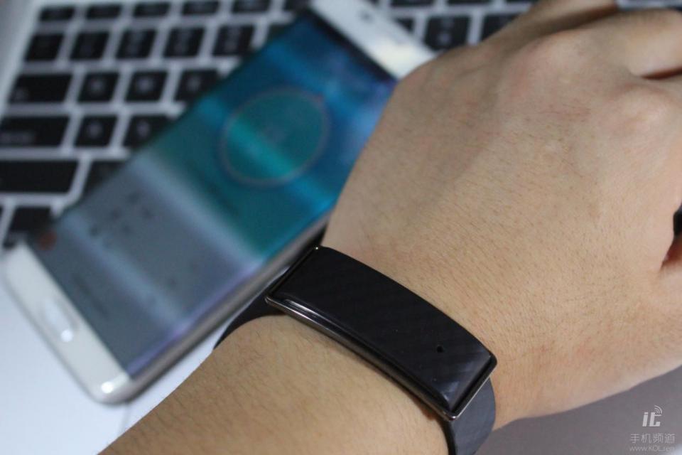 智能手环玩王者荣耀,华为畅玩a1手环