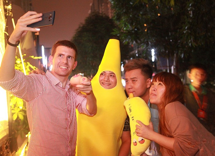 寻找广州至HIT看球BAR｜酒吧太吵，清吧太淡，这里刚刚好