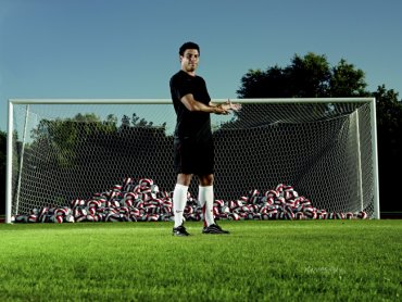 耐克足球鞋刺客纪念款解析,耐克足球鞋刺客进化史