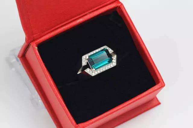 彩宝男戒：男人也可以如此风骚