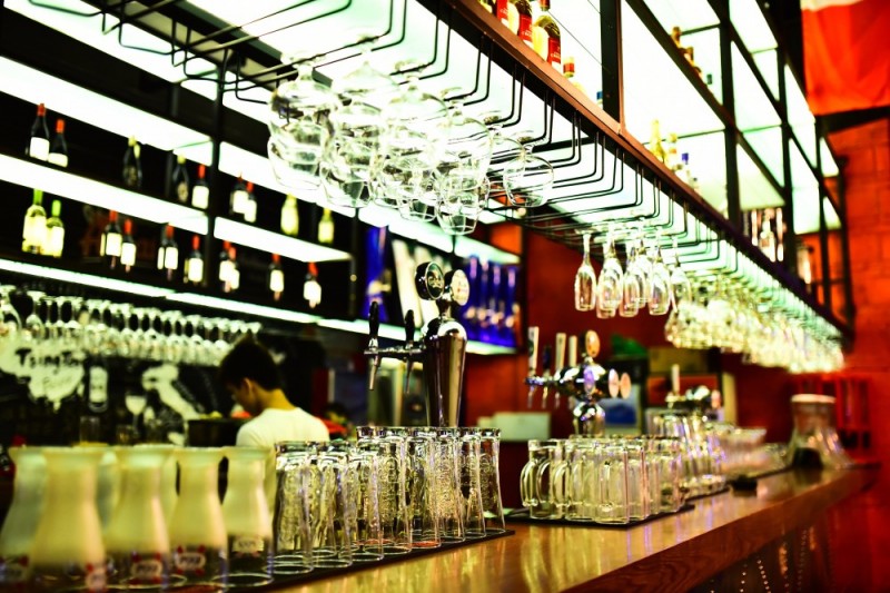 酒吧喝酒看世界杯,青岛欧洲杯看球酒吧