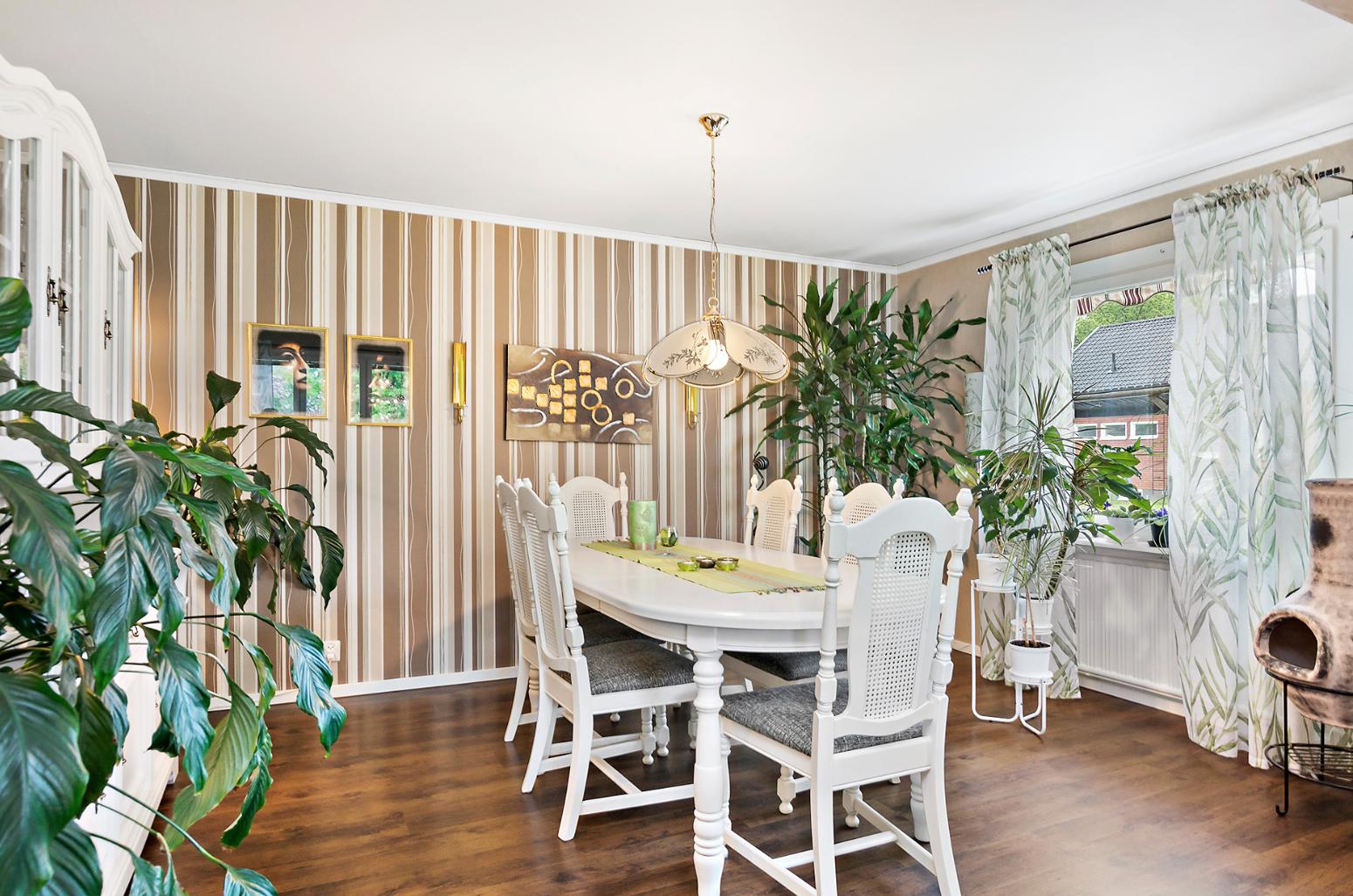 小院子适合盖小别墅吗,可以在独栋别墅的院子里盖平房吗