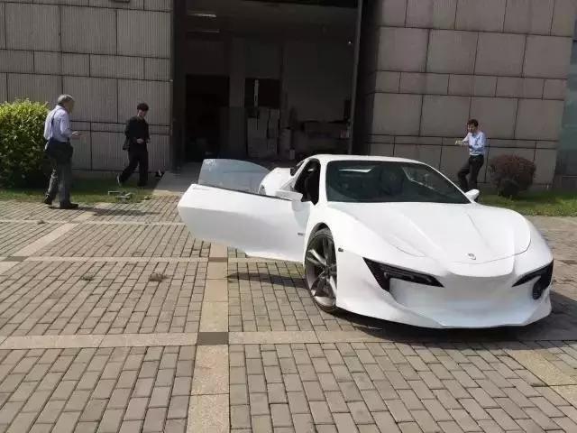 5名本科生，58天每天只睡6小时，造1辆电动超跑，惊艳全国！