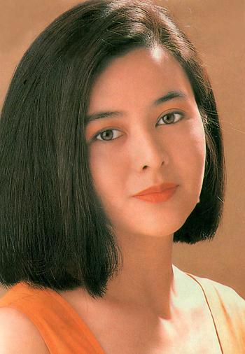 关之琳的爱情观很奇葩，做的几件事情放到现在绝对封杀