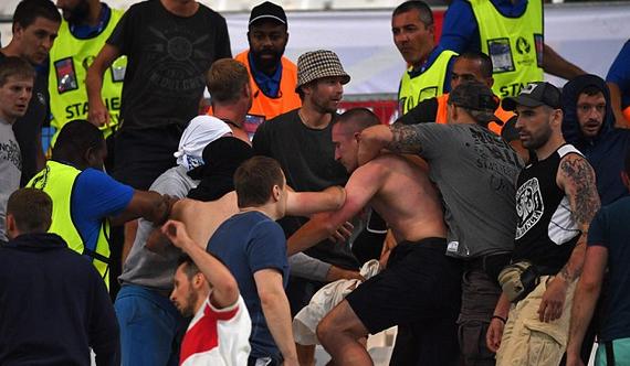 足球流氓英文,欧洲杯足球流氓