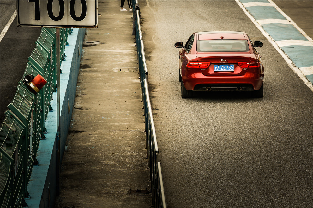 大虾试车捷豹xe,懂车帝捷豹xe测试