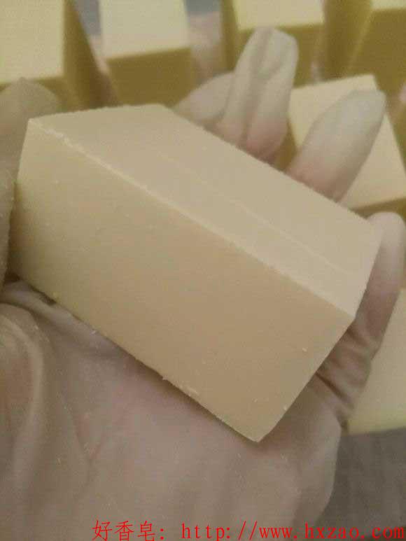 怎么做有颜色的蚕丝皂,蚕丝手工皂制作教程