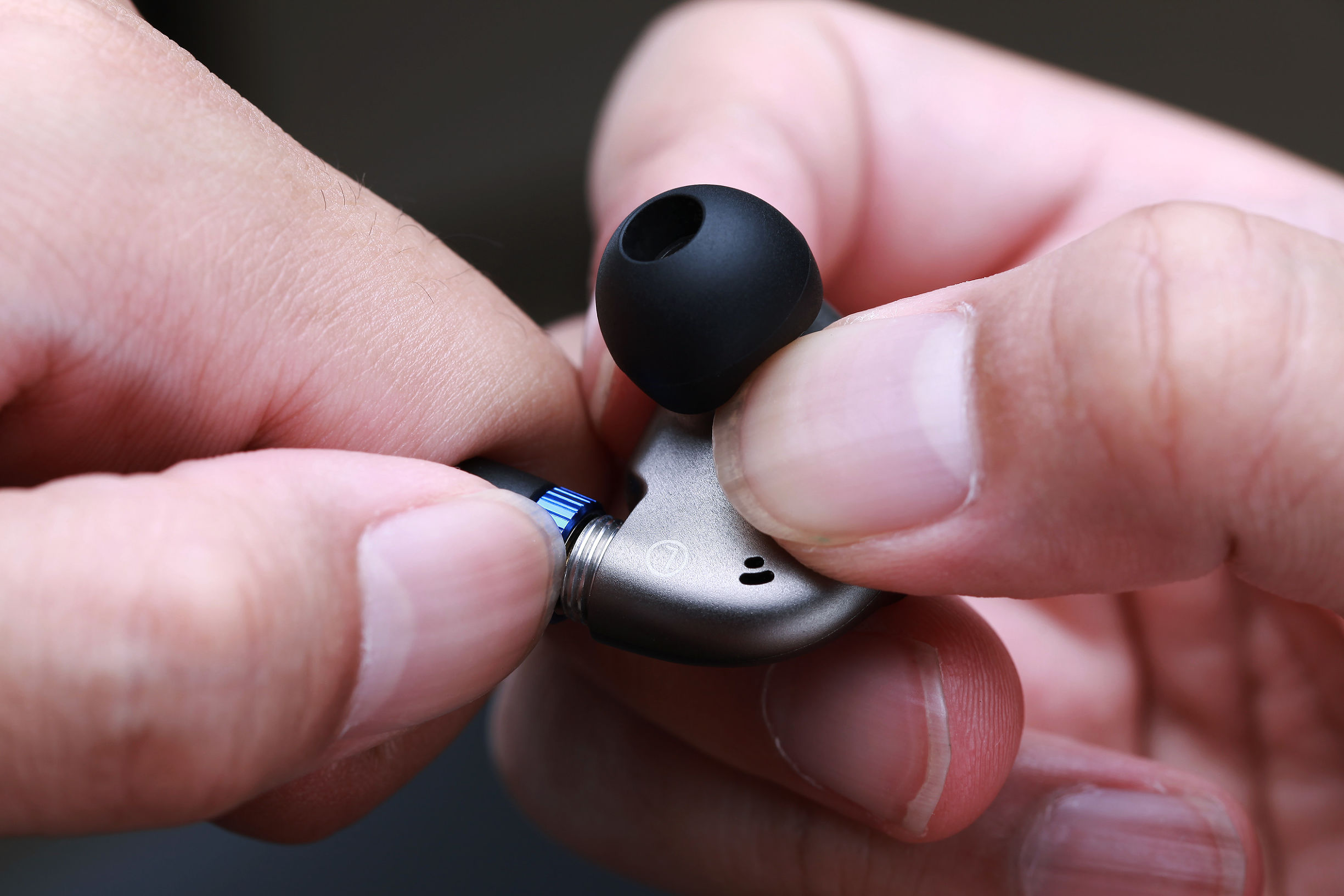 带线的耳机怎么拆卸,拆卸耳机线方法