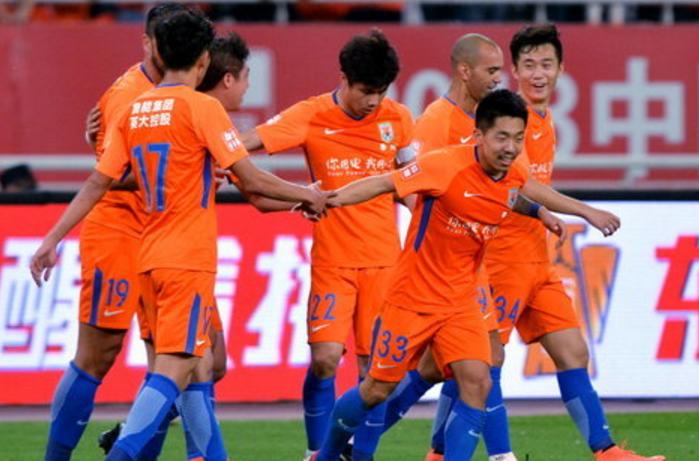 就在刚刚！一场2-1让全中超都睡不着了，26岁新星最强绝招真强悍