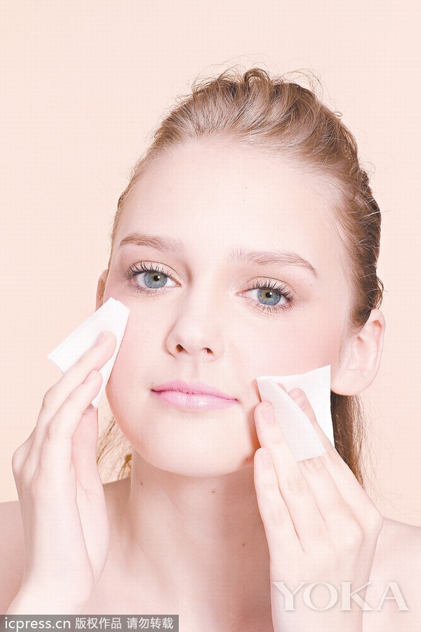 收缩毛孔粗大用什么护肤品好,毛孔粗大收缩毛孔用什么护肤品