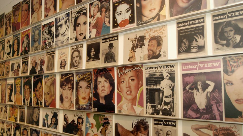 AndyWarhol创办的《Interview》正式停刊，它记录了半个世纪的时尚先锋和前卫精神