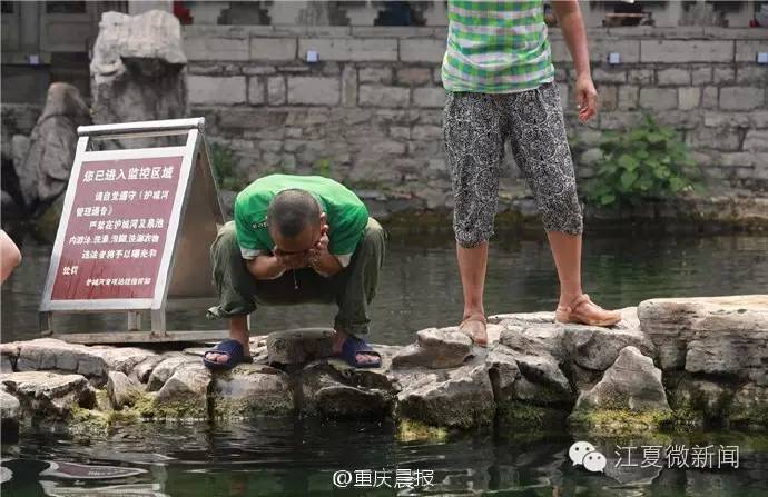 女子被塞进后备箱后续,女子遭男子强塞后备箱