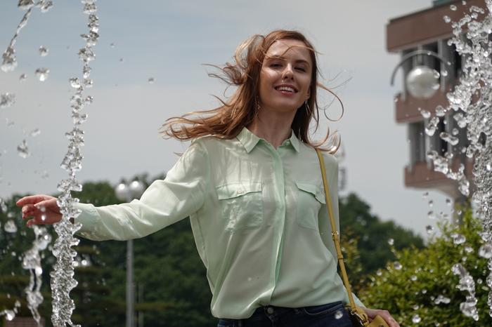 索尼高端黑卡rx1新一代,索尼rx100黑卡一代对比索尼nex5r