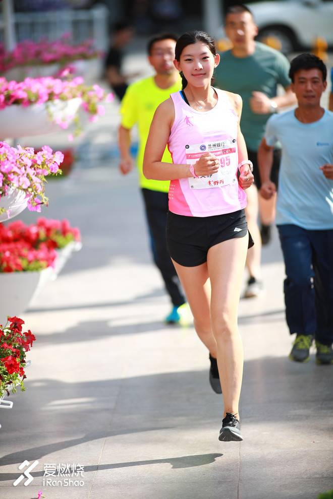 乔丹跑步鞋性价比最高的十款跑鞋,乔丹马拉松跑鞋测评