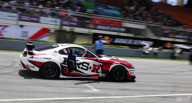 周末别宅啦快来看泛珠赛车节第一天的精彩花絮