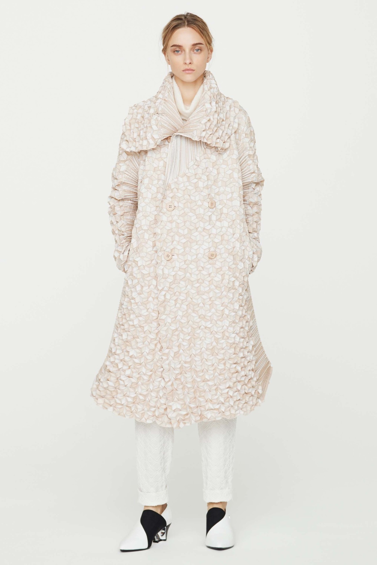 市场动态|IsseyMiyake2017早春系列，三宅褶皱，最低调的热卖元素！