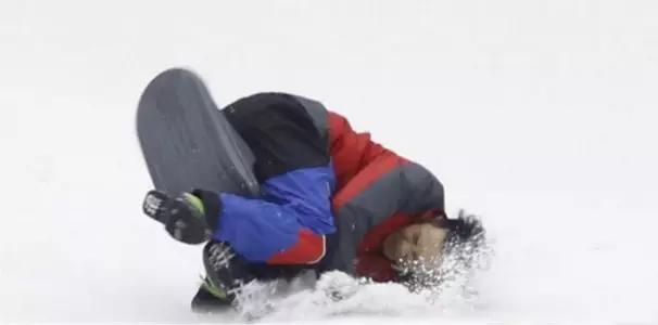 陈楚河剧中受伤,陈楚河韧带断裂