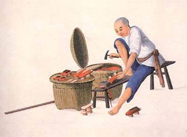 古代女子脱鞋露脚,古代人穿白袜木屐