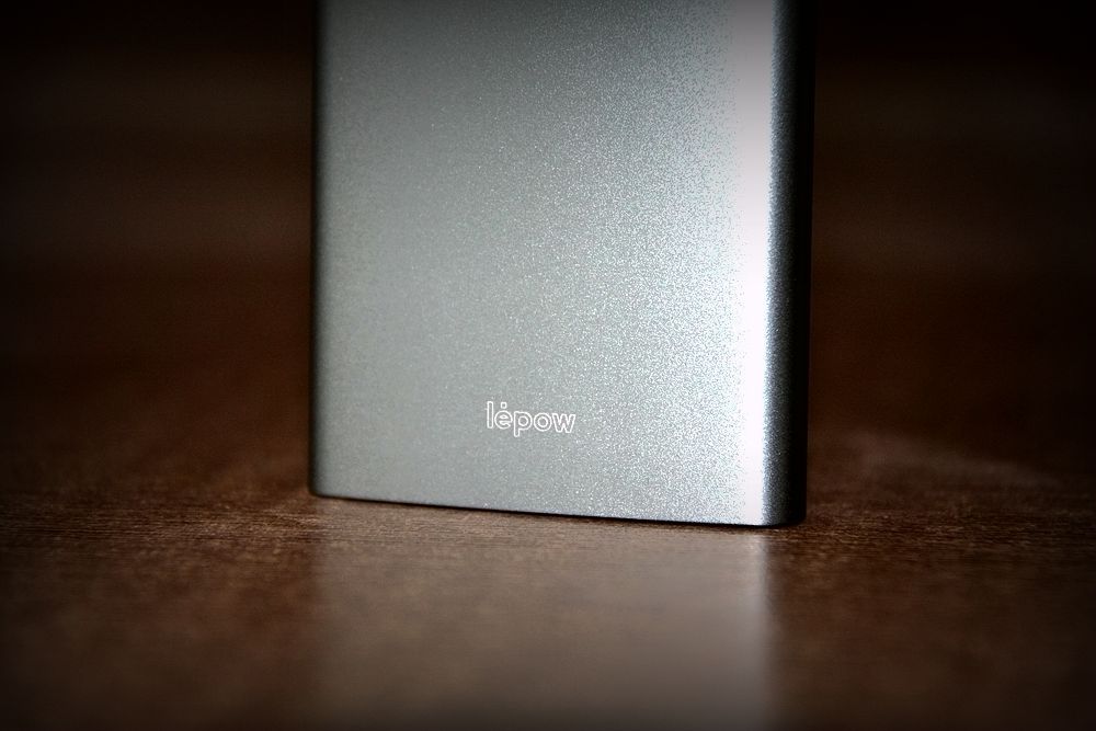 天生不凡，低调奢华有内涵——乐泡移动电源「烁」评测