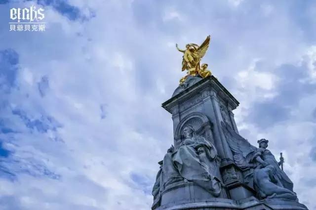 小编写完这条微信就请假去英国了，老板，这是我离英国最近的时刻