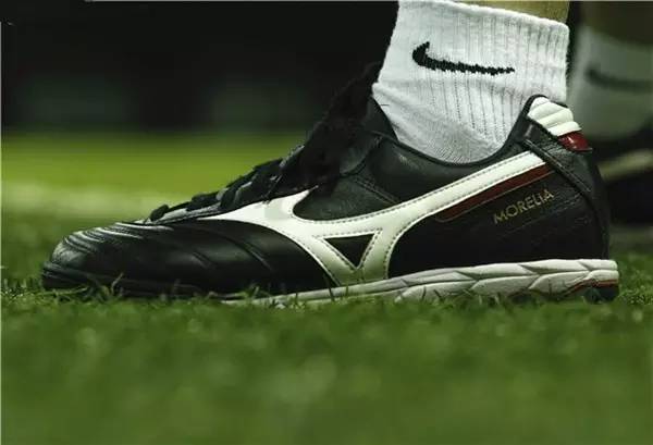 还有谁？！让你轻松拥有比球星更酷的战靴｜发现定制