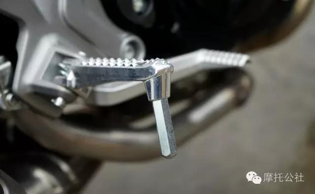 铃木gw250双缸水冷最新款街车,gw250神车到底怎么样