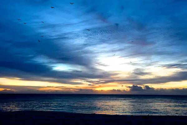 比马尔代夫还美的地方,比马尔代夫还美的国内海岛