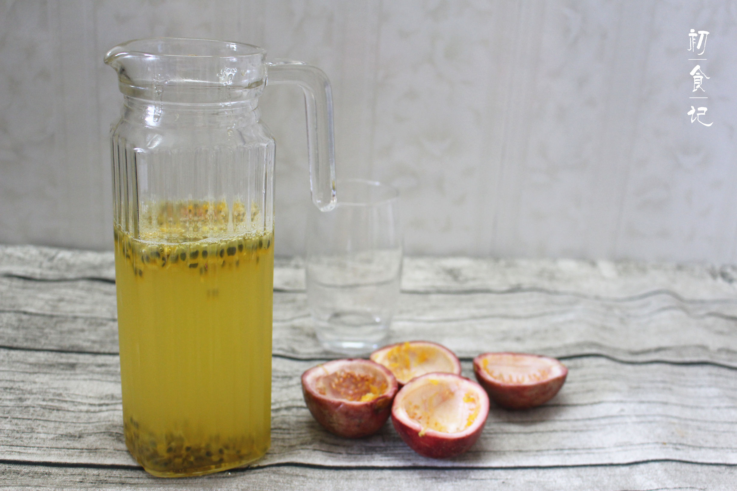 超简单百香果茶,超级好喝易做的百香果柠檬蜂蜜茶