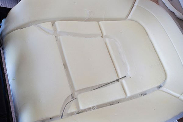 奥迪a4l是真皮座椅吗,奥迪a4l座椅如何增加腰部包裹性