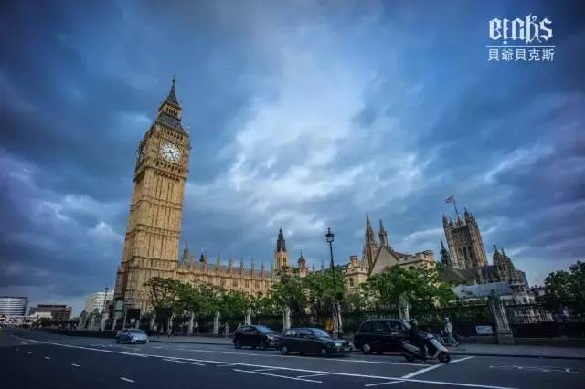 小编写完这条微信就请假去英国了，老板，这是我离英国最近的时刻