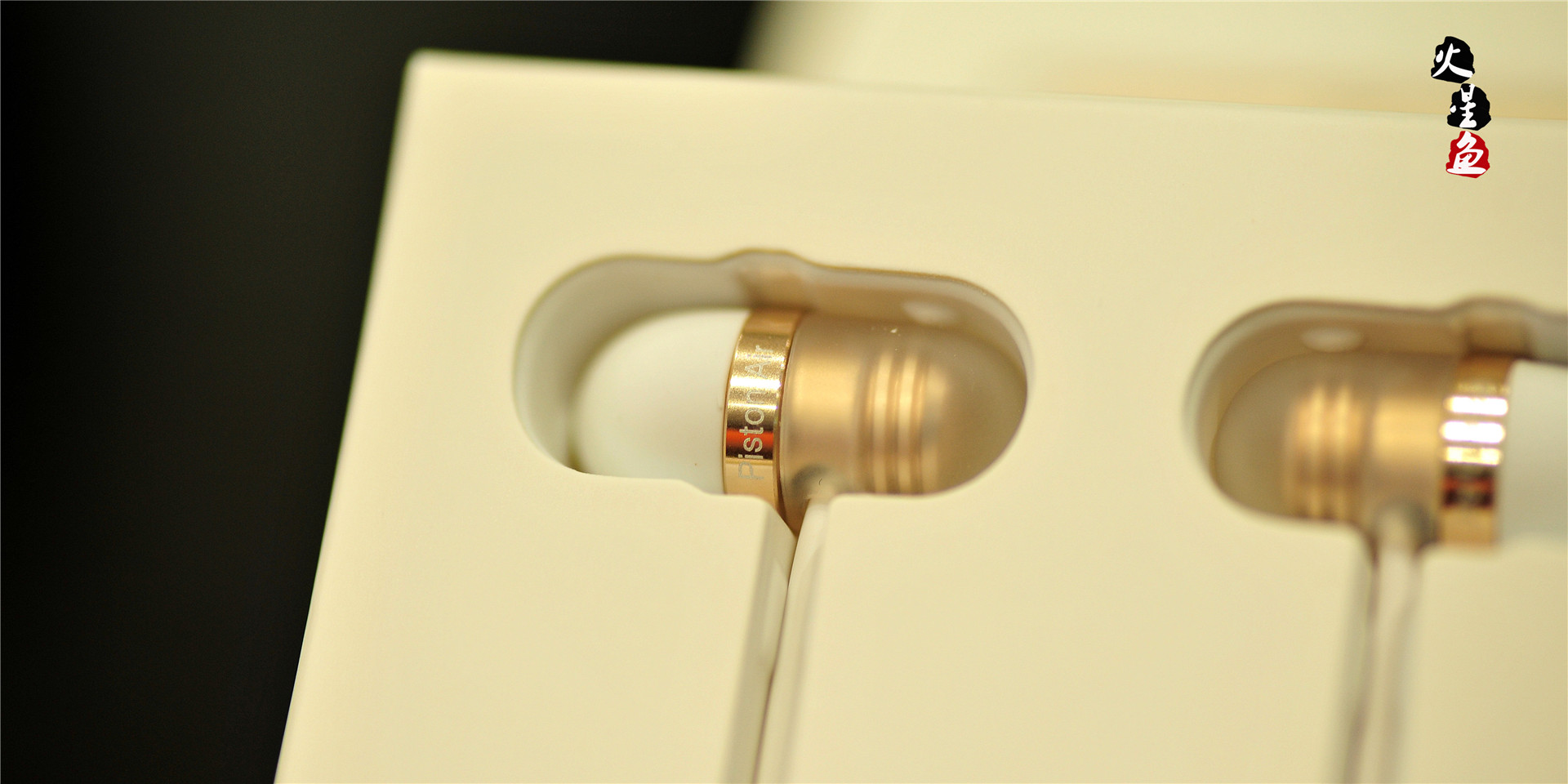 小米双单元半入耳式耳机测评,小米铁圈耳塞